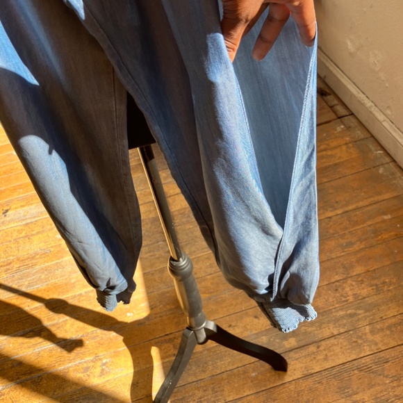 Bebe chambray open leg jogger - Picture 5 of 7